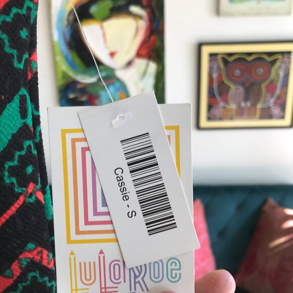 LULAROE size S Black Green & Red Print Stretch Cassie Pencil Skirt NWT - Picture 4 of 4